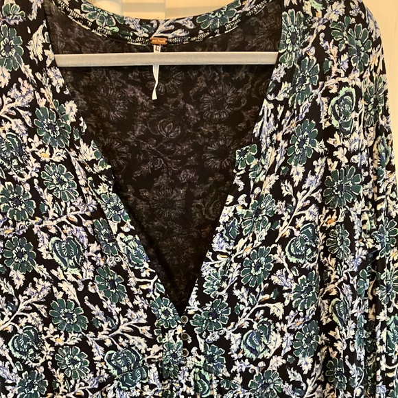 Free People deep V flowy tunic EUC L - Picture 2 of 8